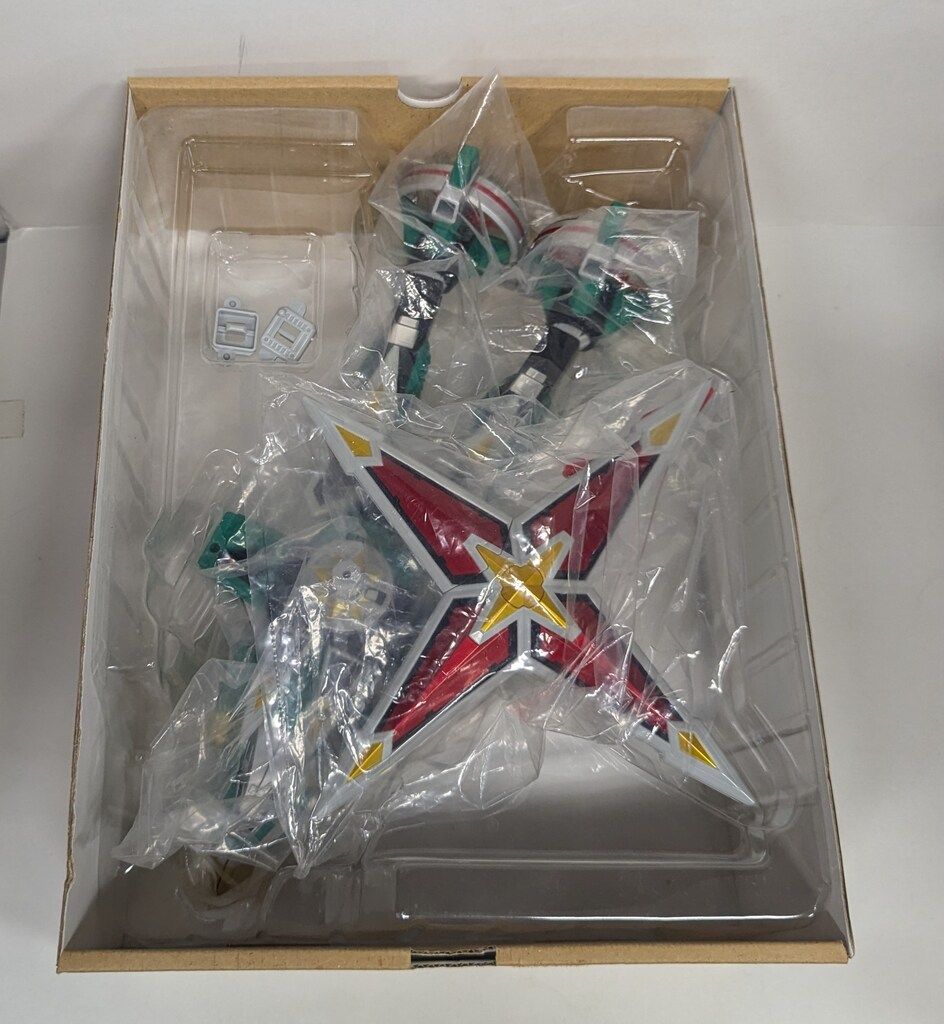 新品同様 バンダイ 忍風戦隊ハリケンジャー 飛翔変形 DX天空神