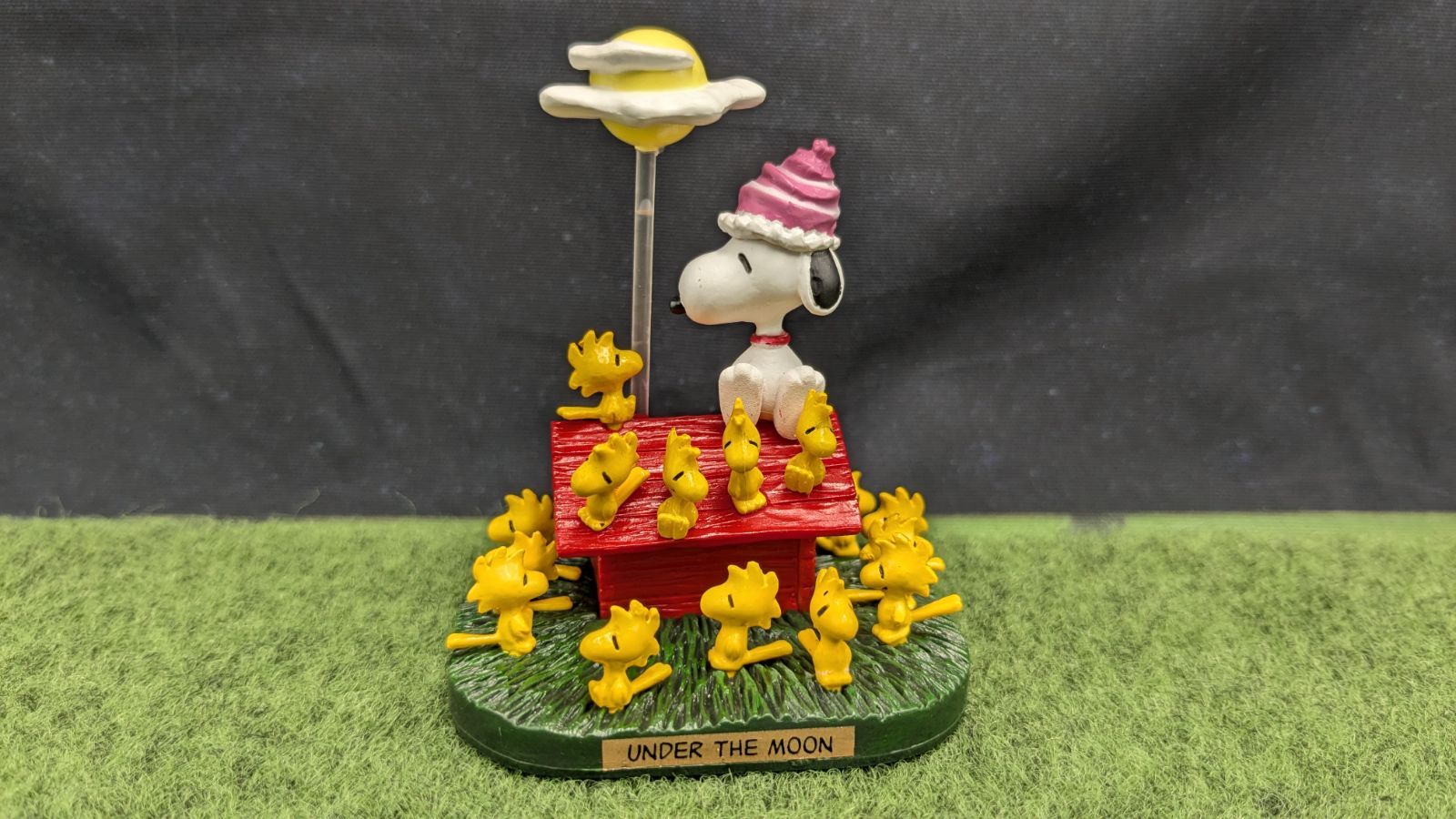 ザ・ムーン劇場展示用スヌーピーフィギュア　非売品 PEANUTS スヌーピー ミニチュア フィギュア スヌーピーの世界