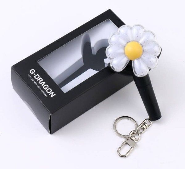 G-DRAGON ミニライトキーホルダー　正規品！ Amazon.co.jp: 【公式】G-DRAGON MINI LIGHT KEYRING｜ジー
