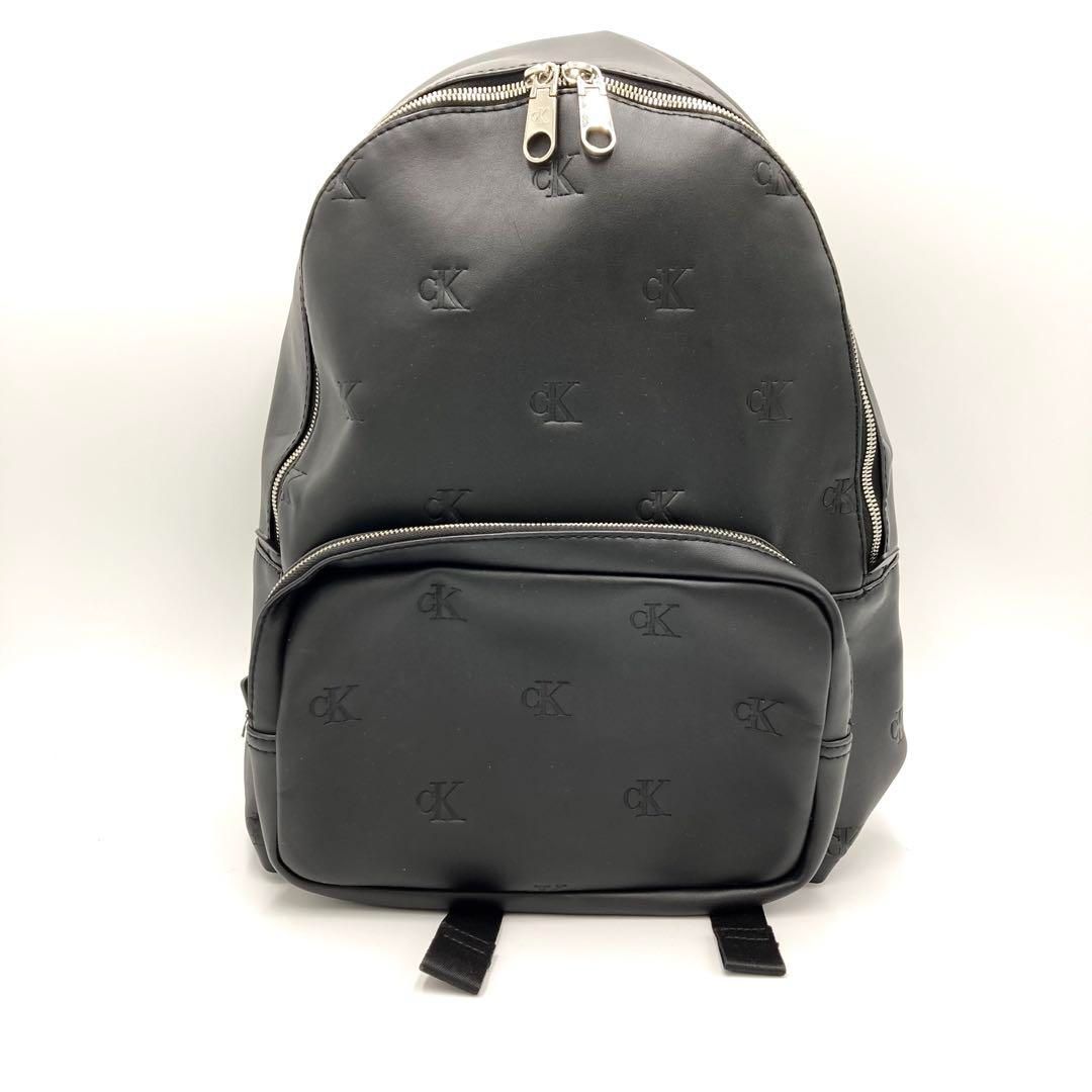 美品】カルバンクラインジーンズ バックパック リュック レザー ロゴ型 ... 美品 Calvin Klein Jeans カルバンクライン ミニ リュック 黒