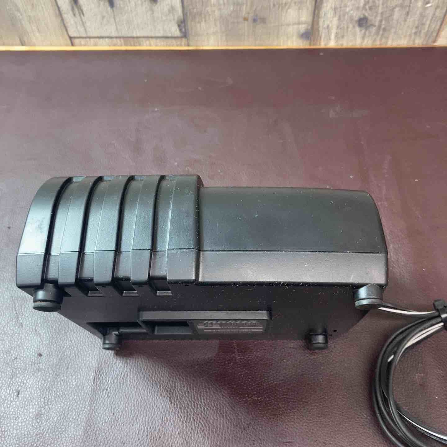 makita 自動車用充電器