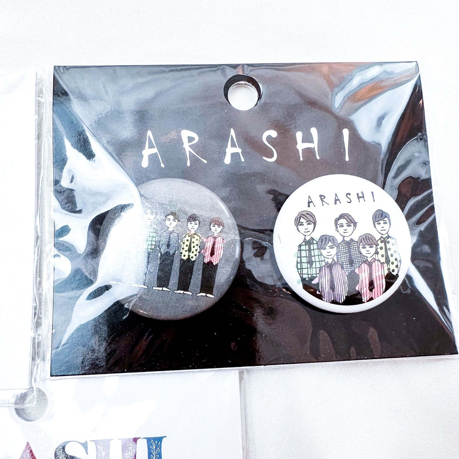 新品未開封 嵐 缶バッジセット(2個セット) ×3種「ARASHI EXHIBITION