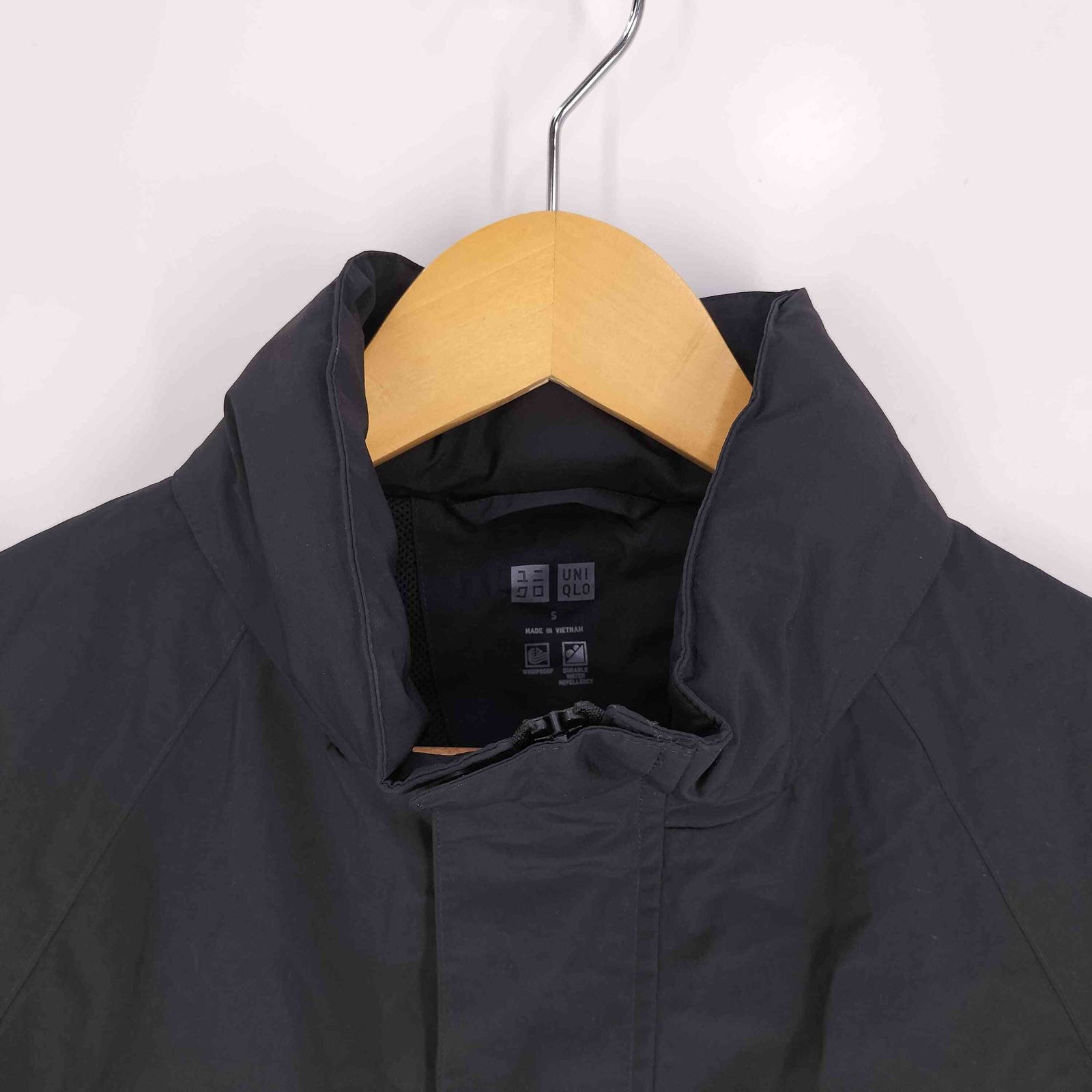 ユニクロ　ウインドプルーフスタンドブルゾン　S ブラック 最高の通勤着]UNIQLOのオシャレ春アウター『ウィンドプルーフスタンド