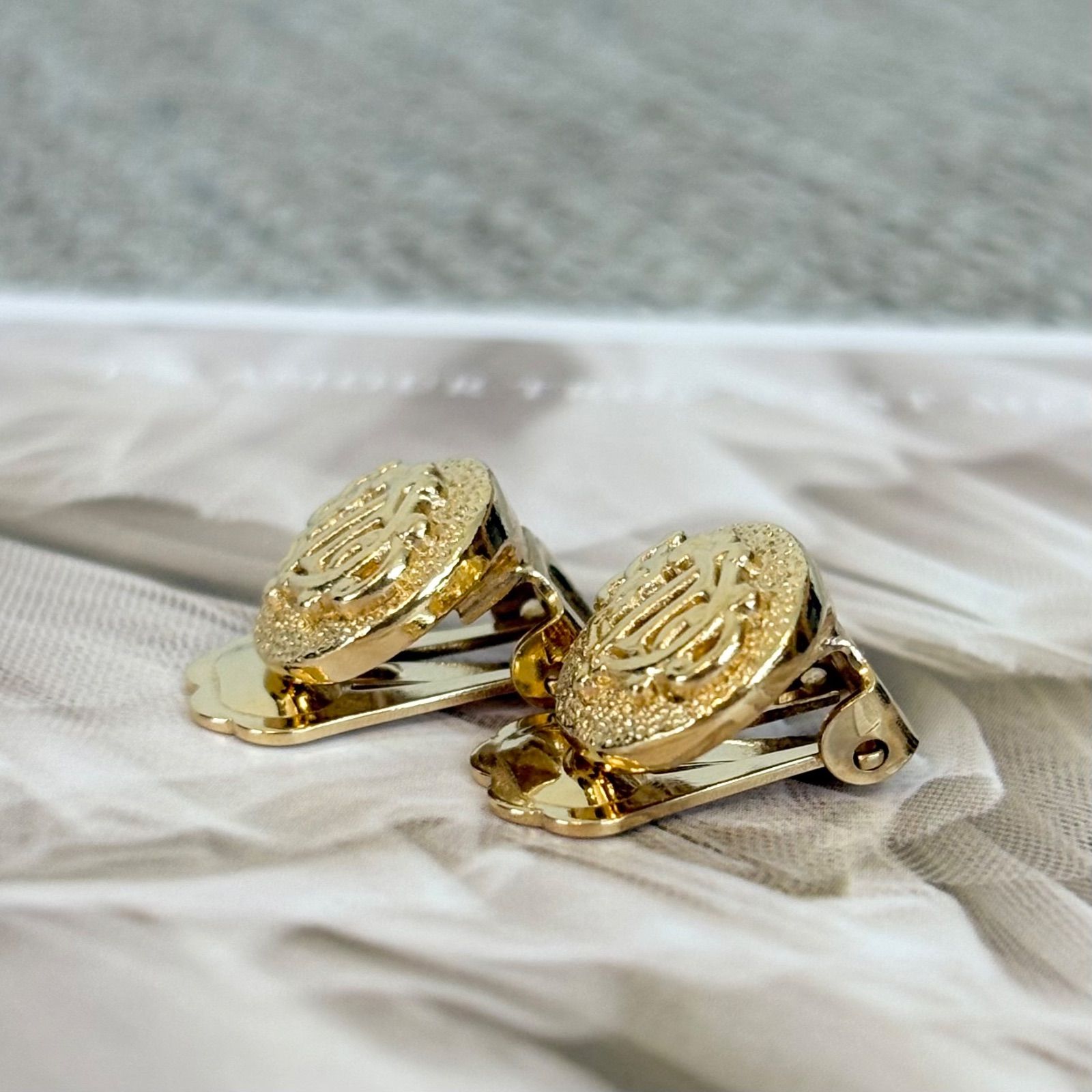 未使用品】 Dior イヤリング CD 旧ロゴ エンブレム GPメッキ ライン  