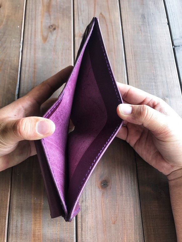 イタリアンレザーを使った真っ赤な二つ折り財布 本革 手縫い 名入れ可 送料無料