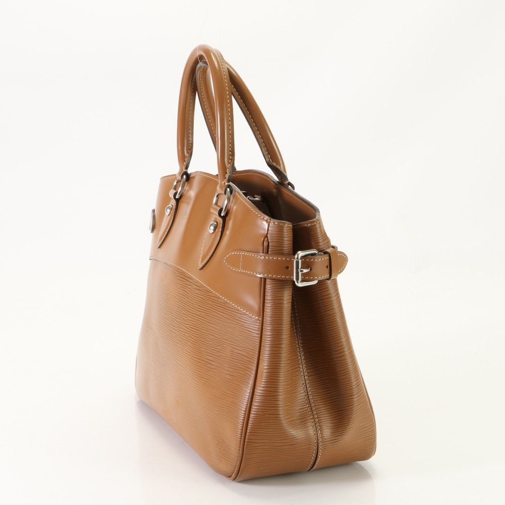 極美品 ルイヴィトン エピ パッシィ PM キャネル M5926I レザー