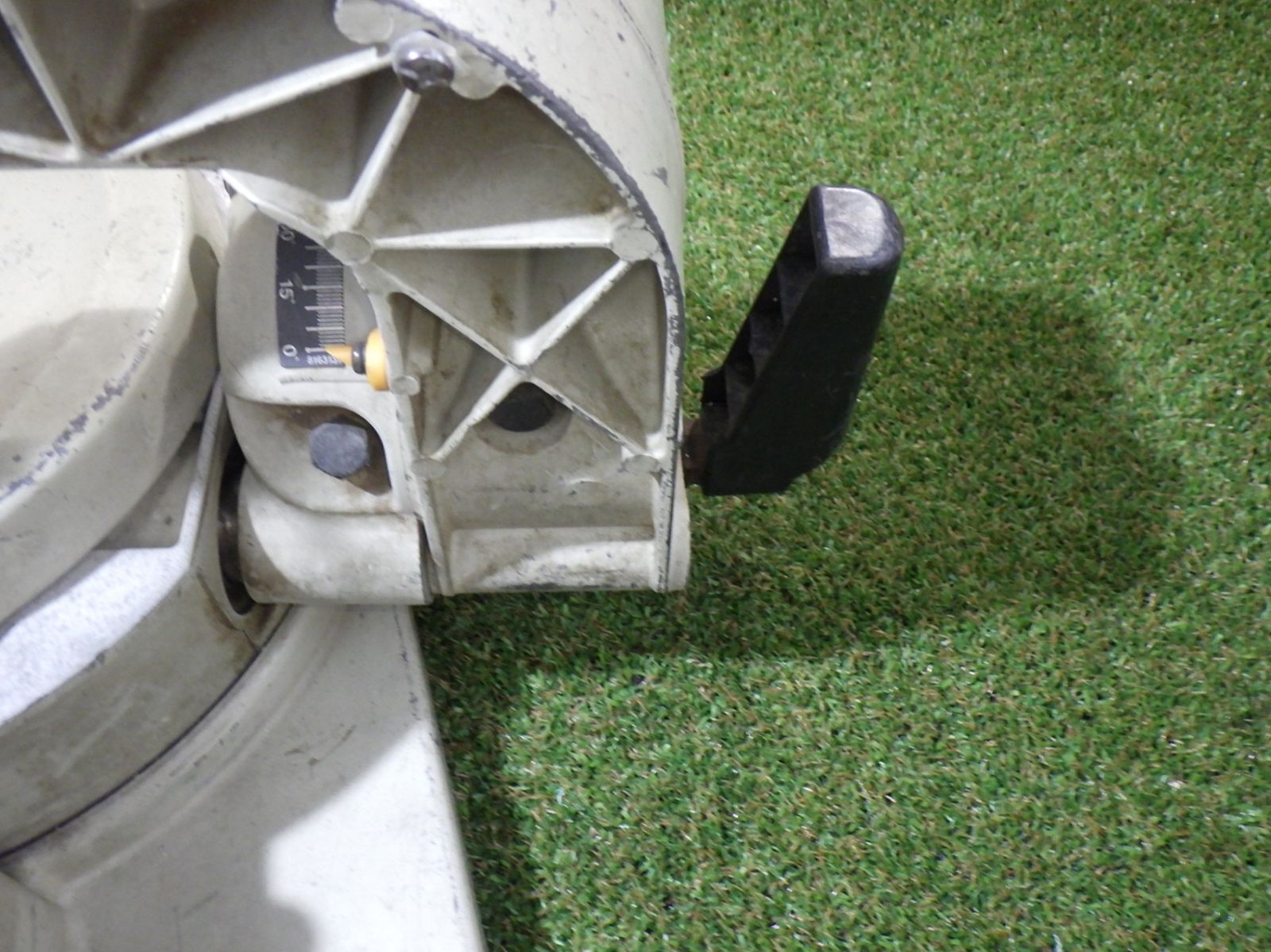 切り落とし 現場作業