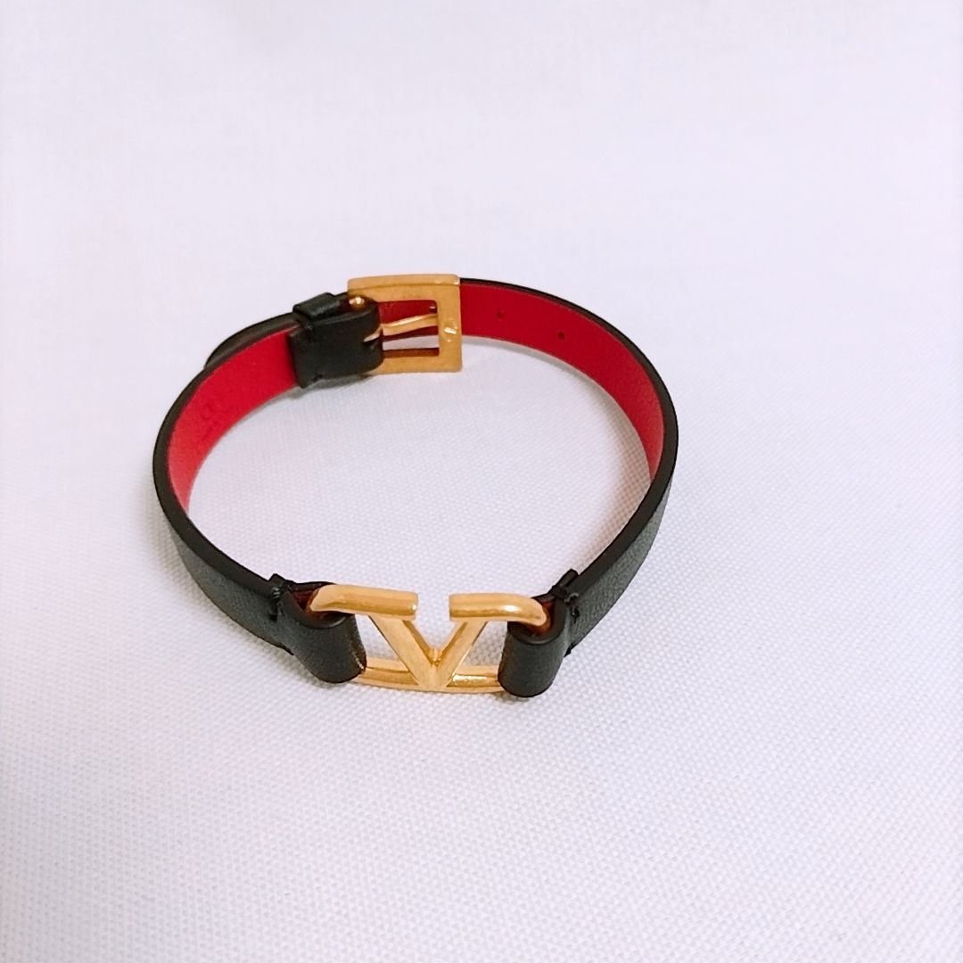 新品未使用】VALENTINO Vロゴ シグネチャー カーフスキン ブレスレット 