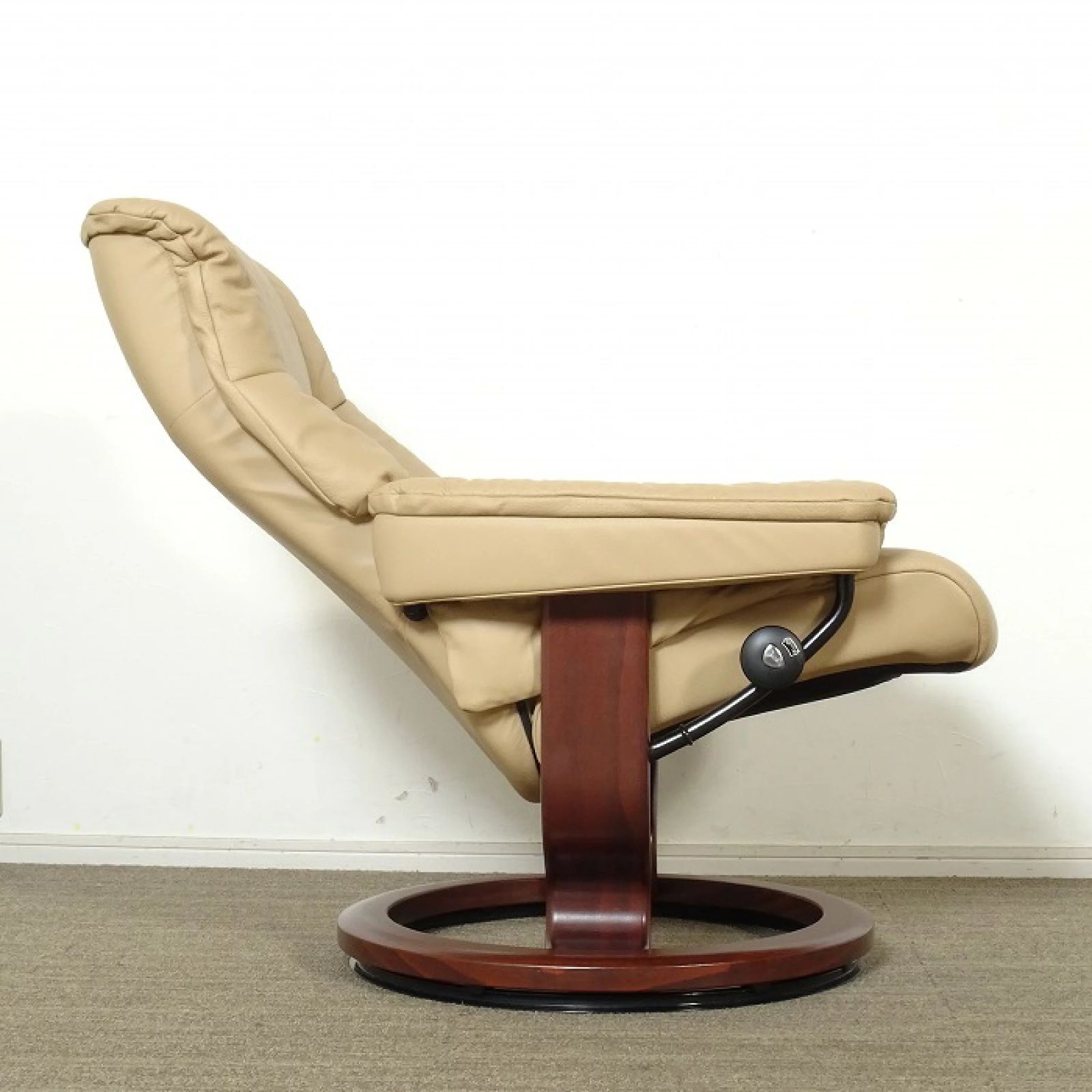 ◾︎SELUNO◾︎ 展示 EKORNES エコーネス Stressless ストレスレス メイフェア S リクライニングチェア 本革 34万 v665 MARWIL-DEMENAGEMENTS_CH