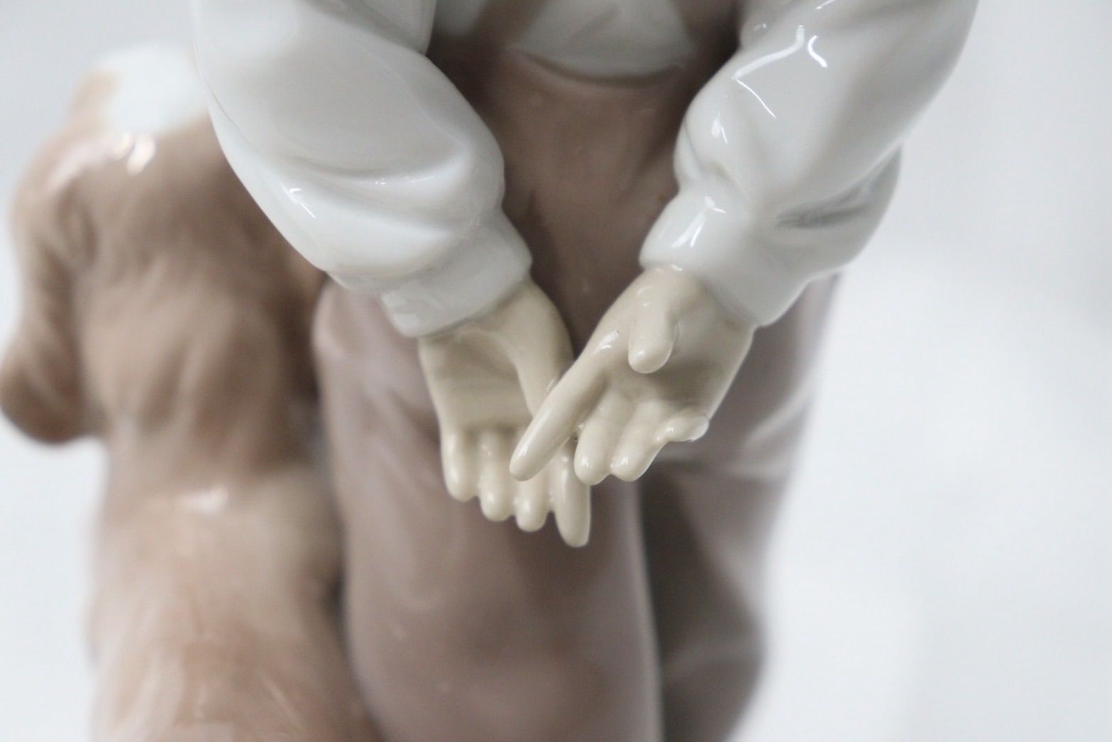 リヤドロ 僕の仲間たち　NO.6828 フィギュリン　陶器置物　犬　少年 リヤドロ LLADRO 僕の仲間たち NO.6828 フィギュリン 陶器人形