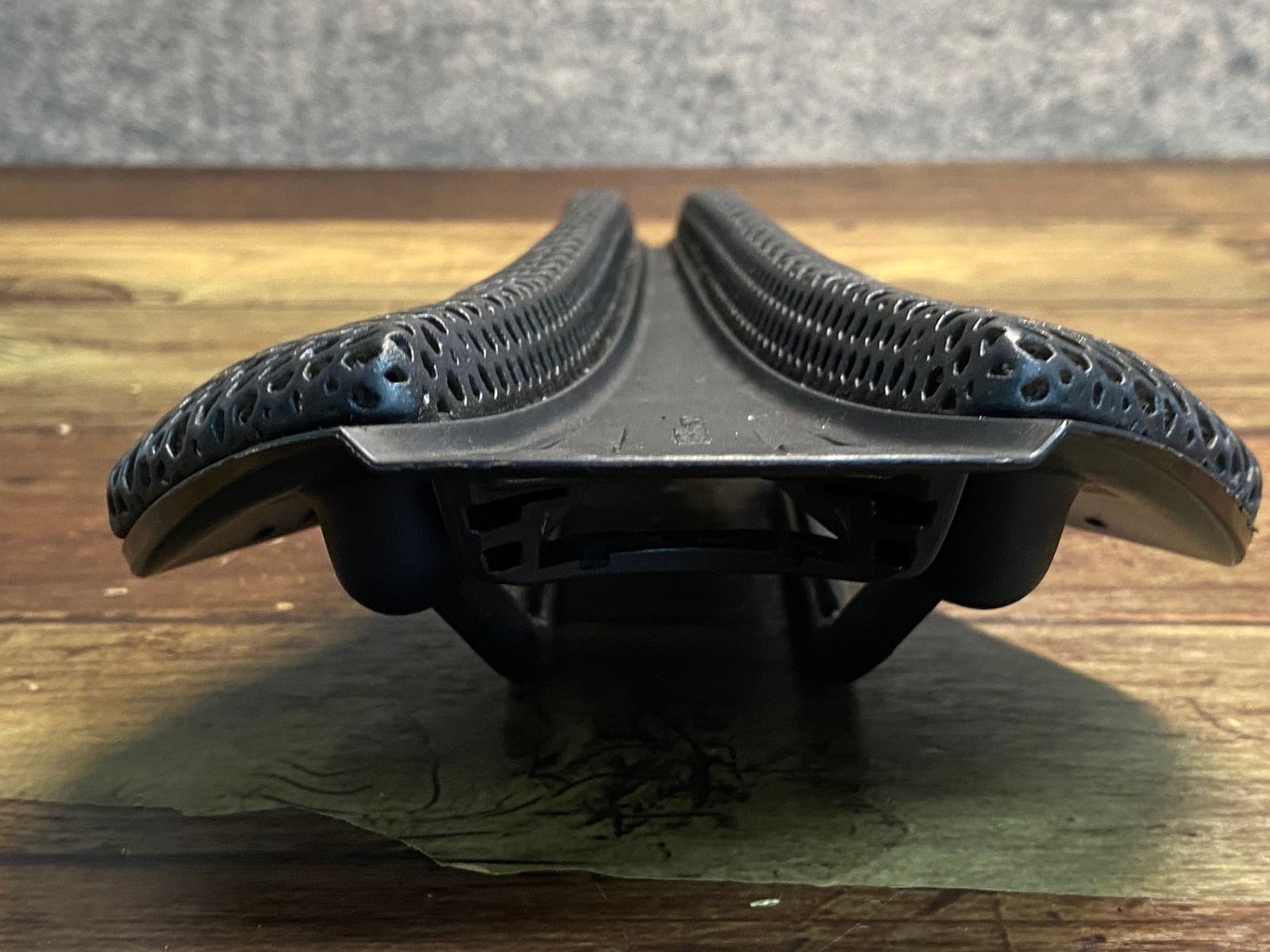 未使用 フィジーク カーボンサドル ADAPTIVE EVO 00 139 MM