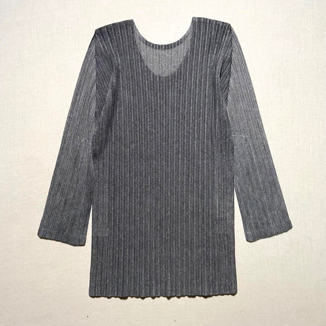 PLEATS PLEASE トップス プルオーバー ISSEY MIYAKE グレー サイズ3