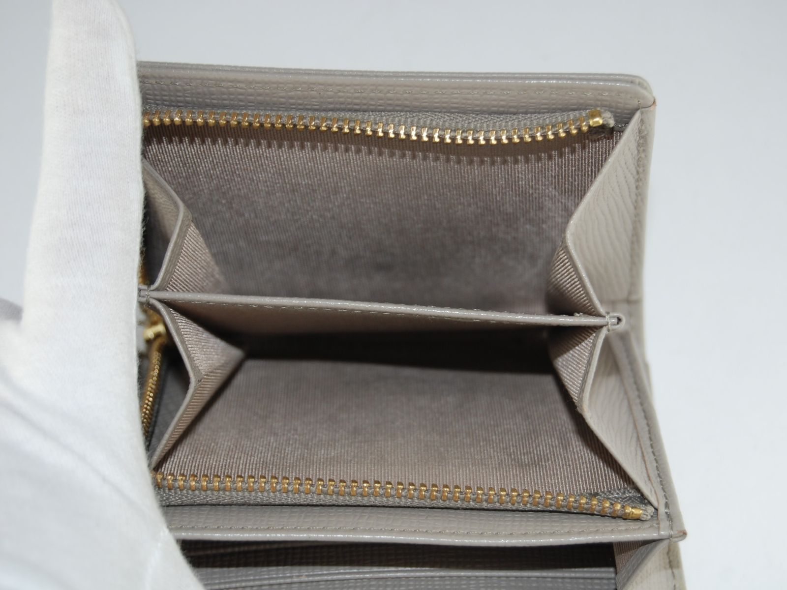 USED/B】アニエスベーagnesb 二つ折り財布 グレー コンパクト