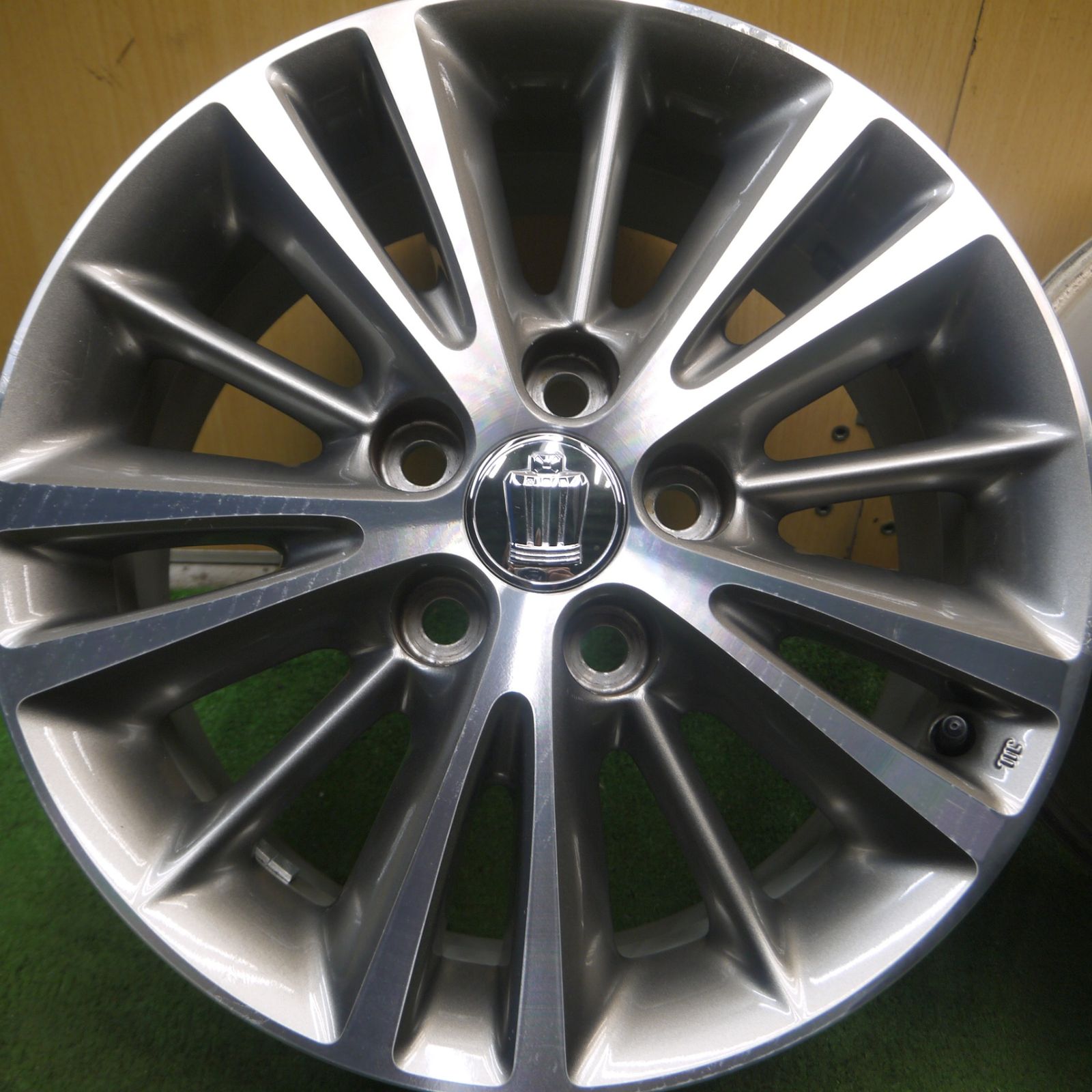 ちびたん【送料込】200クラウンロイヤル16インチ純正タイヤホイールセット TOYOTA トヨタ クラウンロイヤル 200系 後期 純正 ホイール 4本 7J-16