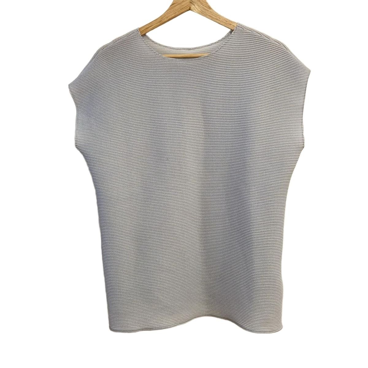 me ISSEY MIYAKE ミー イッセイミヤケ ノースリーブカットソー レディース - ライトグレー プリーツ