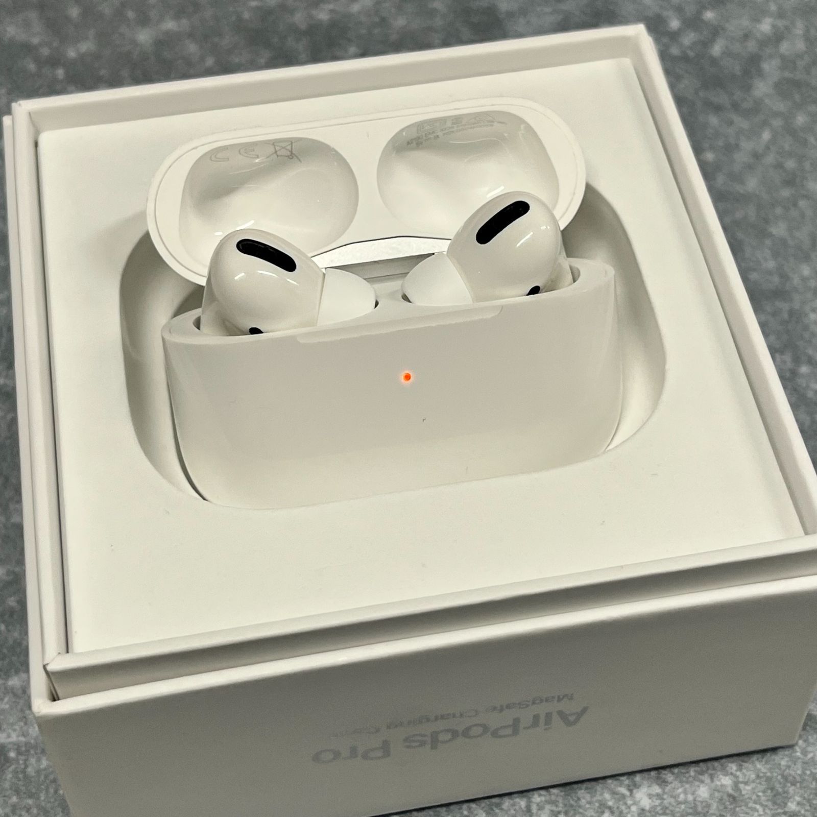 AirPods pro第1世代 ノイズキャンセリング イヤホン magsafe