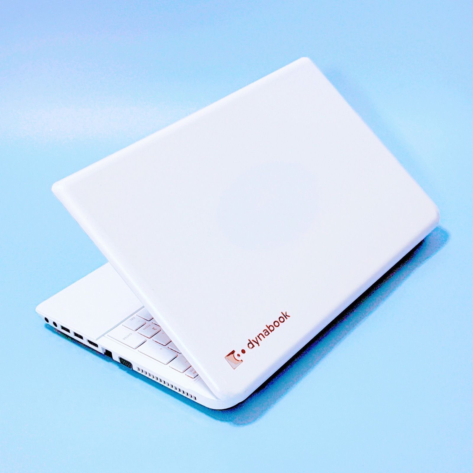 windows11✨ 新品爆速SSD✨ノートパソコン✨カメラ✨オフィス✨薄型✨白