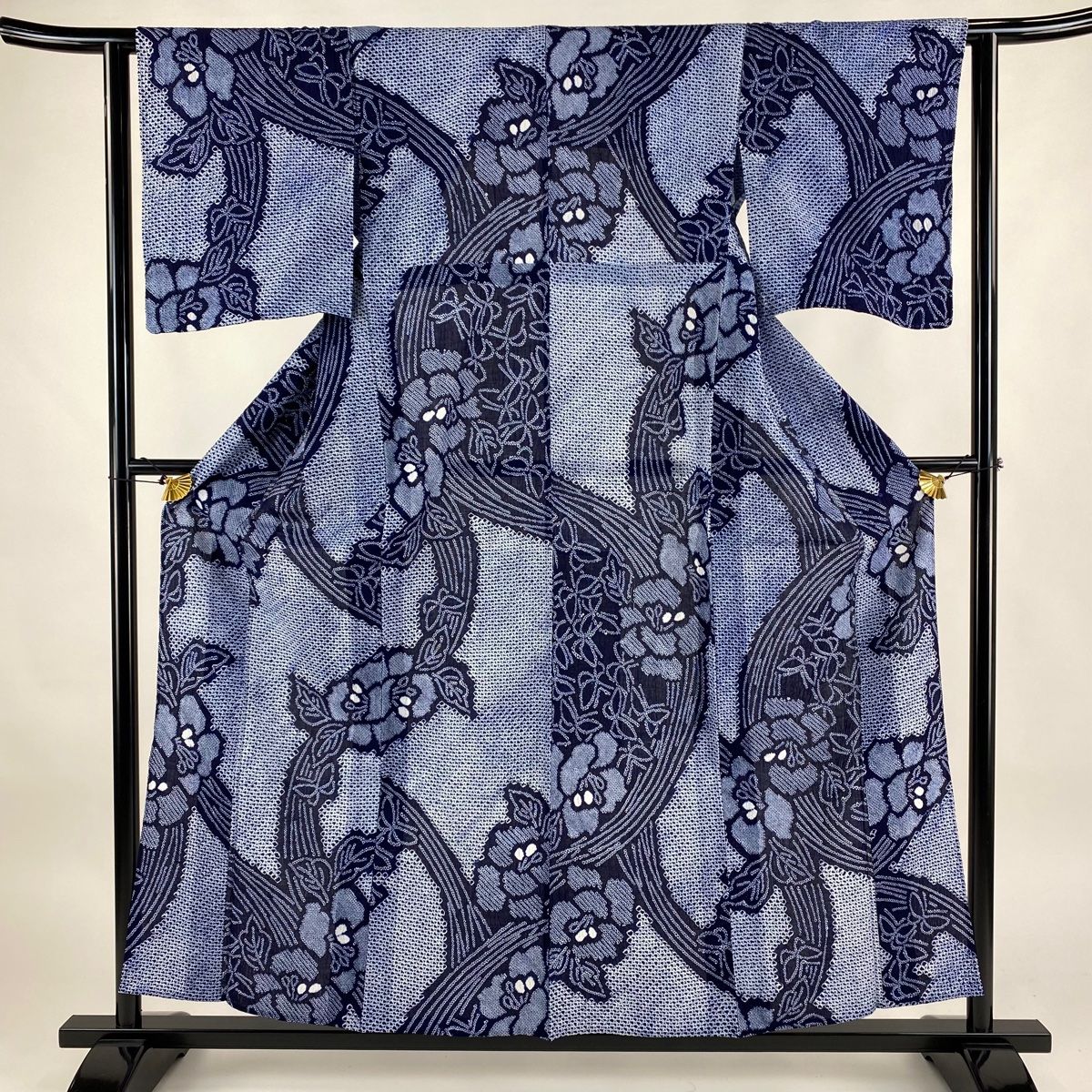 浴衣 身丈156.5cm 裄丈61cm S 絞り浴衣 草花 蝶 紺色 綿 名品