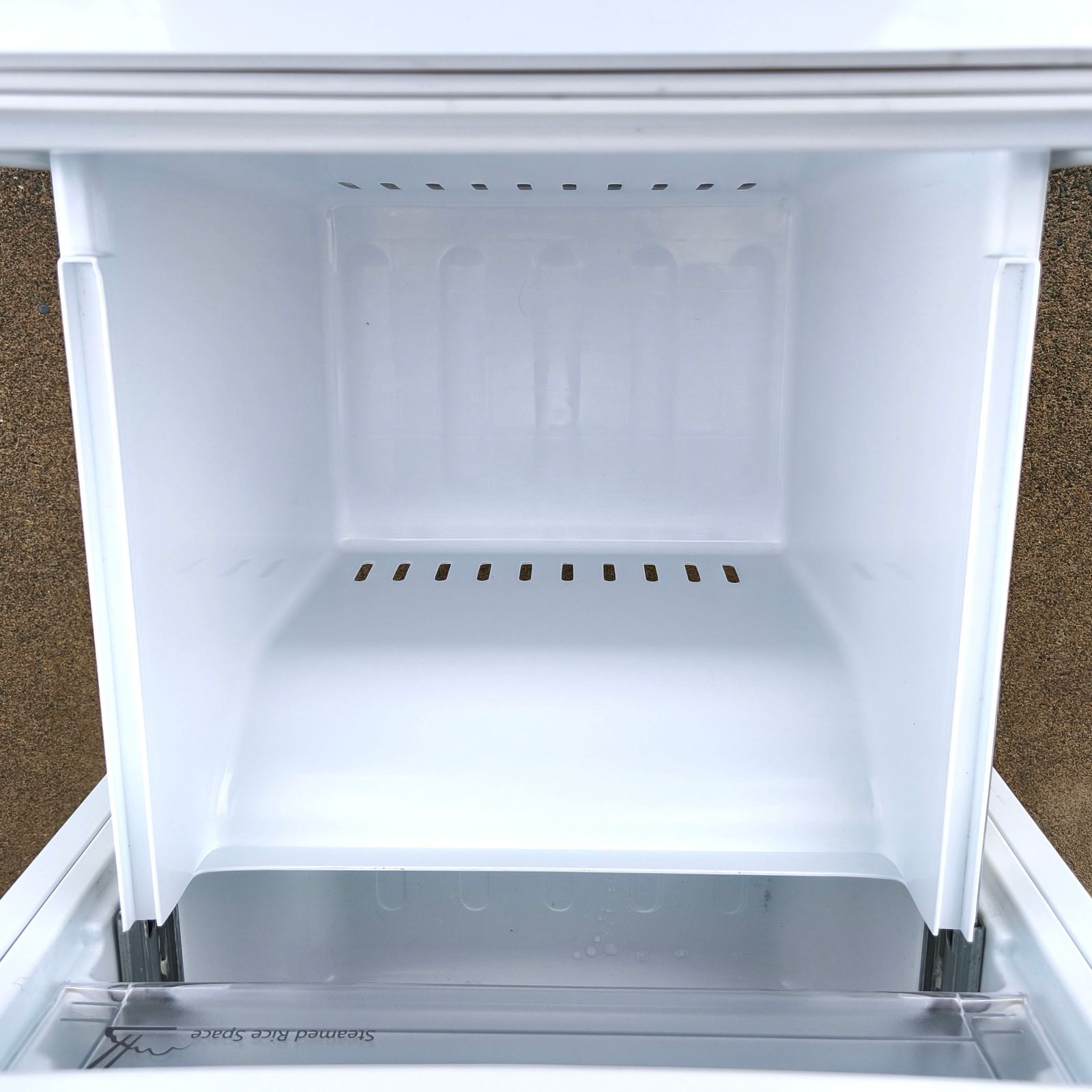 ヤマダセレクト・ノンフロン冷凍冷蔵庫・YRZ-F15G1・容量156L