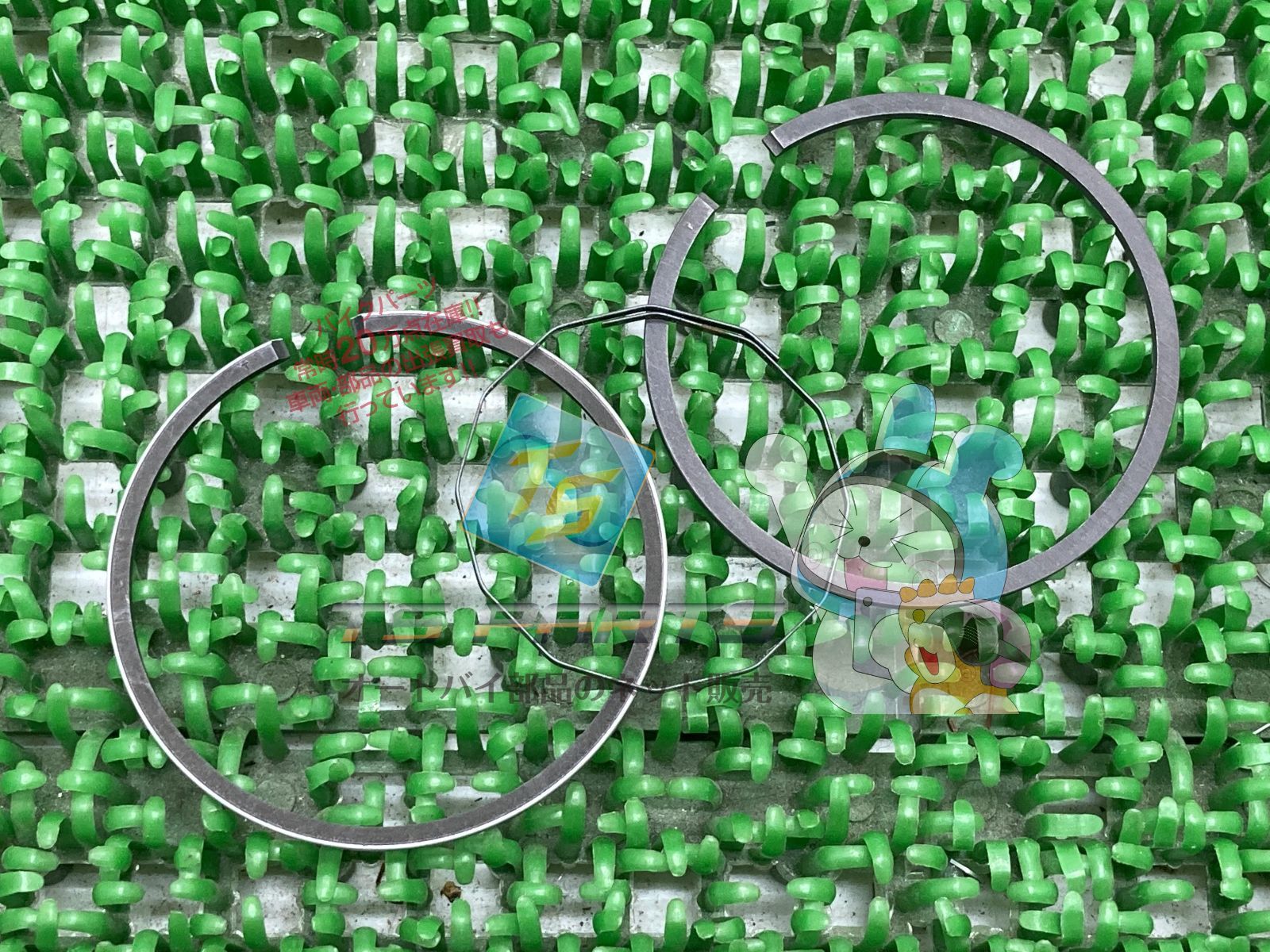 ユニクロ 超極暖 ヒートテックレギンス、長袖丸首シャツ Sサイズ4枚