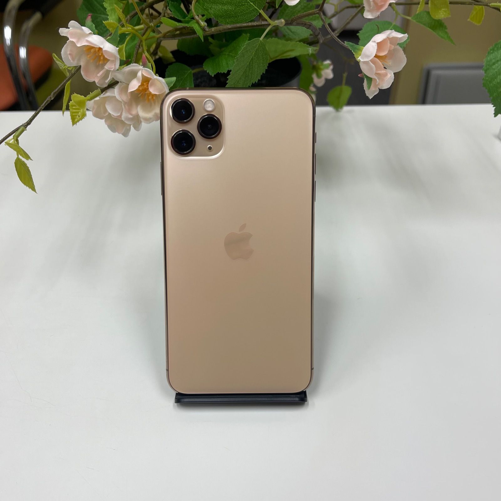 新品 iPhone 11ProMax 256GB ゴールド 国内版SIMフリー送料無料 - メルカリ