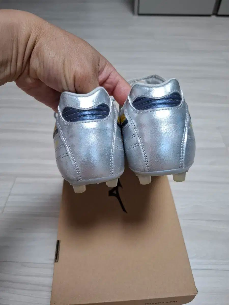 ★新品★ モレリア2プロAG 26cm 日本未発売 MIZUNO ミズノ モレリア2 プロ AG 白ピンク 26.5cm