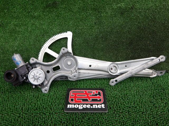 1FO1029 BAT1 トヨタ ヴォクシー ZRR80W/ZRR85W 前期型 ZS 煌