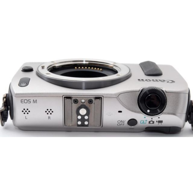 Canon EOS M100 シルバー 美品 キヤノン ミラーレス CANON EOS M レンズキット シルバー 新品SDカード