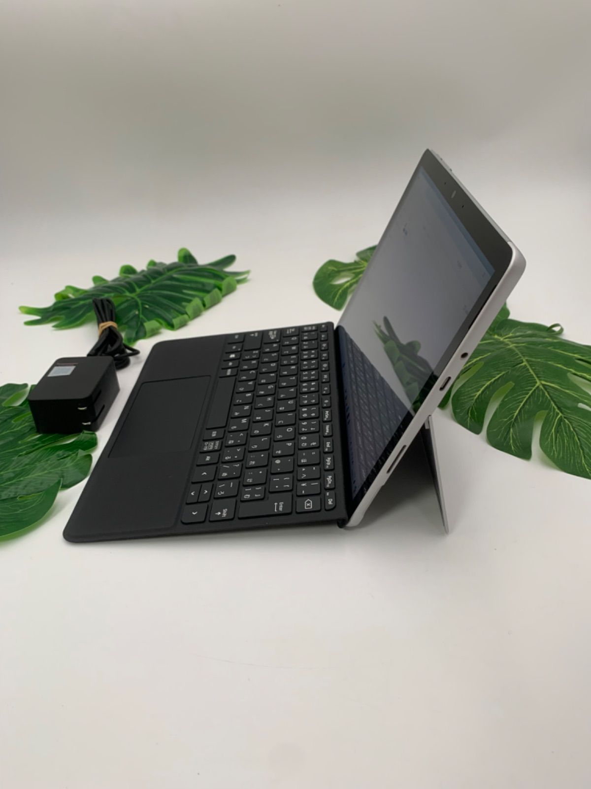 Surface Go 2 LTE 対応 美品 CUPCore m3-8100y / 1.1GHz - メルカリ