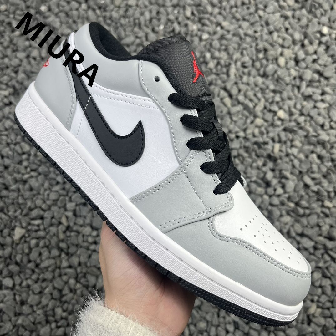 新品 未使用 ️ 箱付 NIKE GS AIR JORDAN 1 LOW 