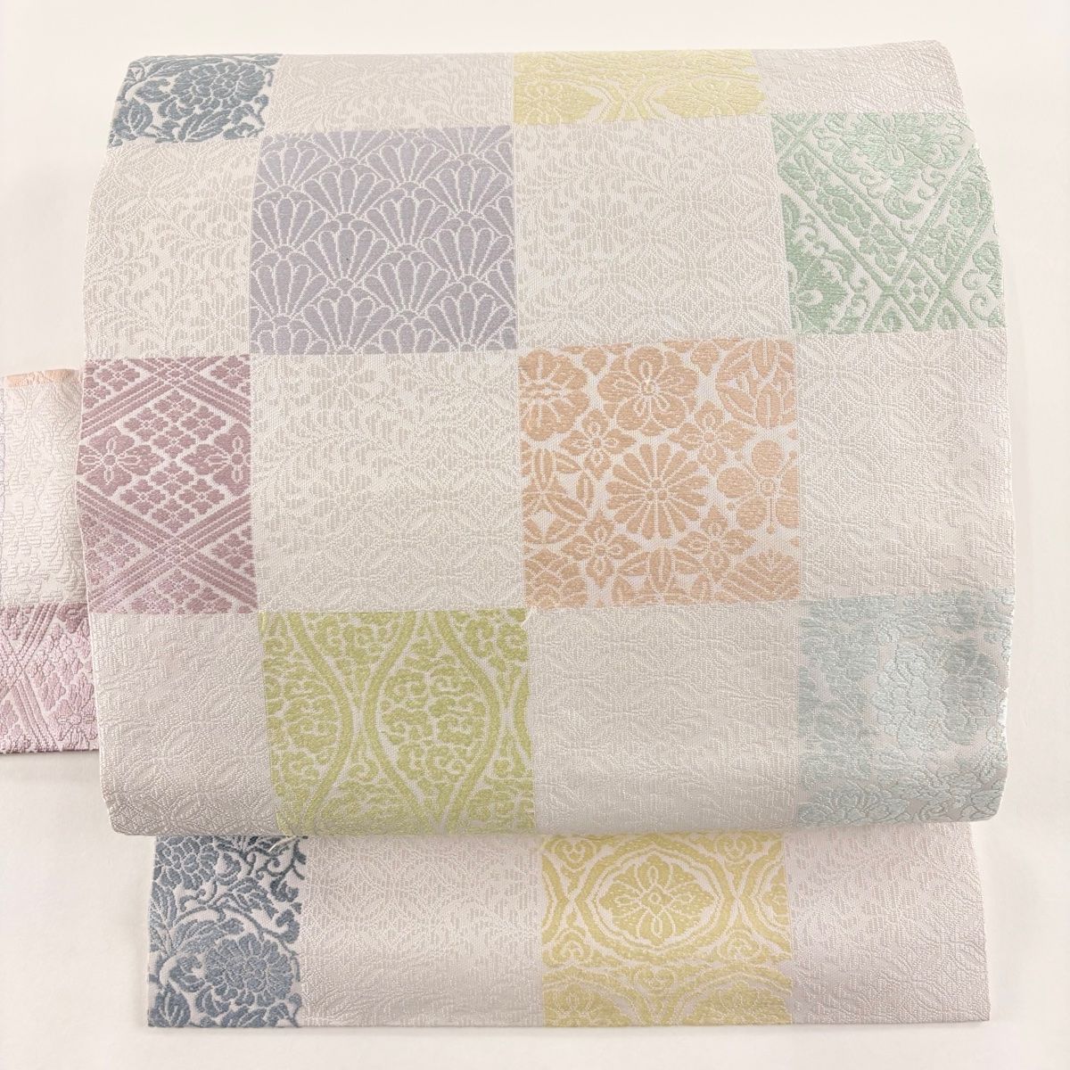 名古屋帯 美品 秀品 菊 有職文様 縮緬 金彩 焦茶色 正絹 中古