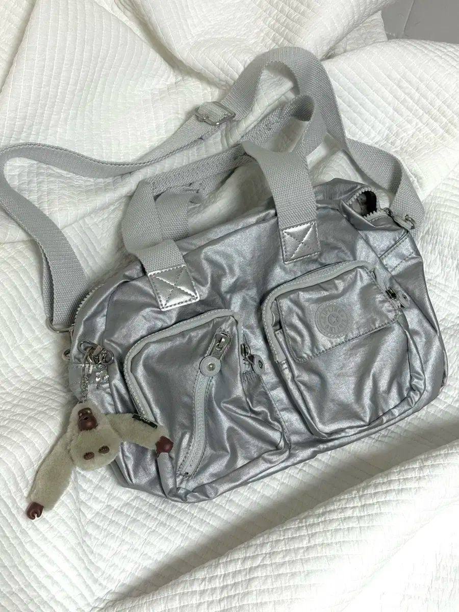 Kipling キプリング クロスバッグ シルバー キーリング付属