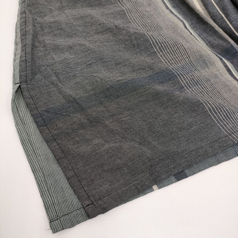 チャコールグレー