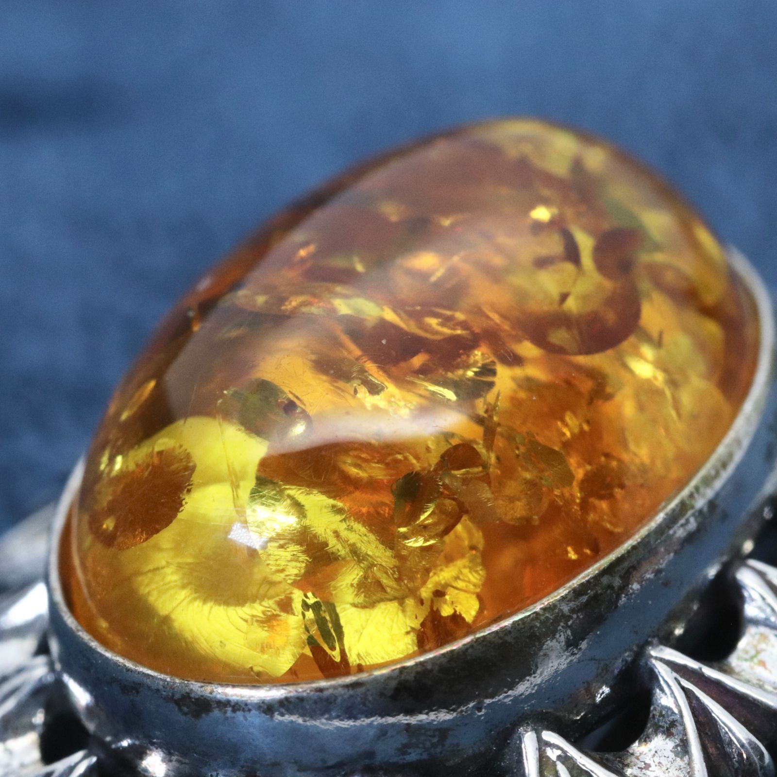 琥珀 シルバーブロ―チ (チェロ) 琥珀 シルバーブロ―チ (チェロ) ブローチ SILVER 925 シルバー