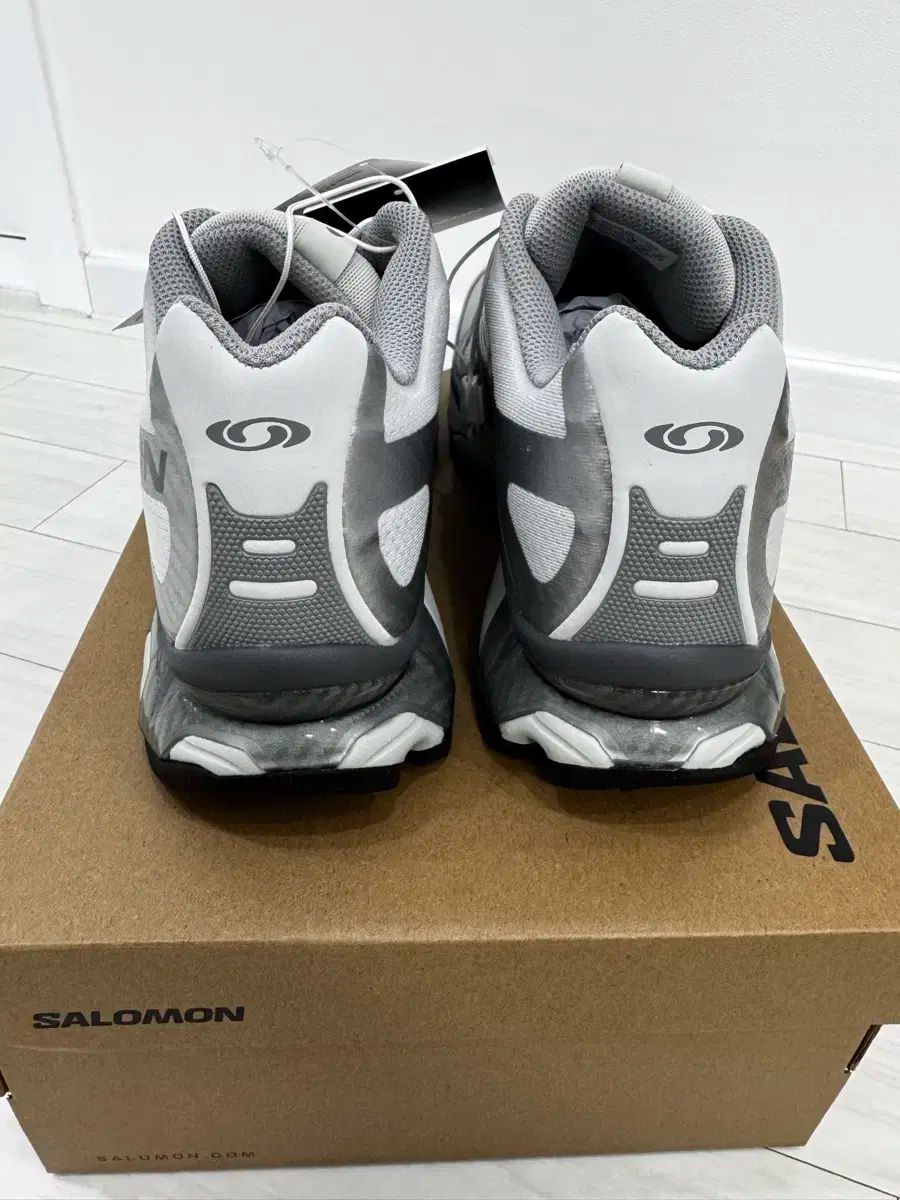 SALOMON