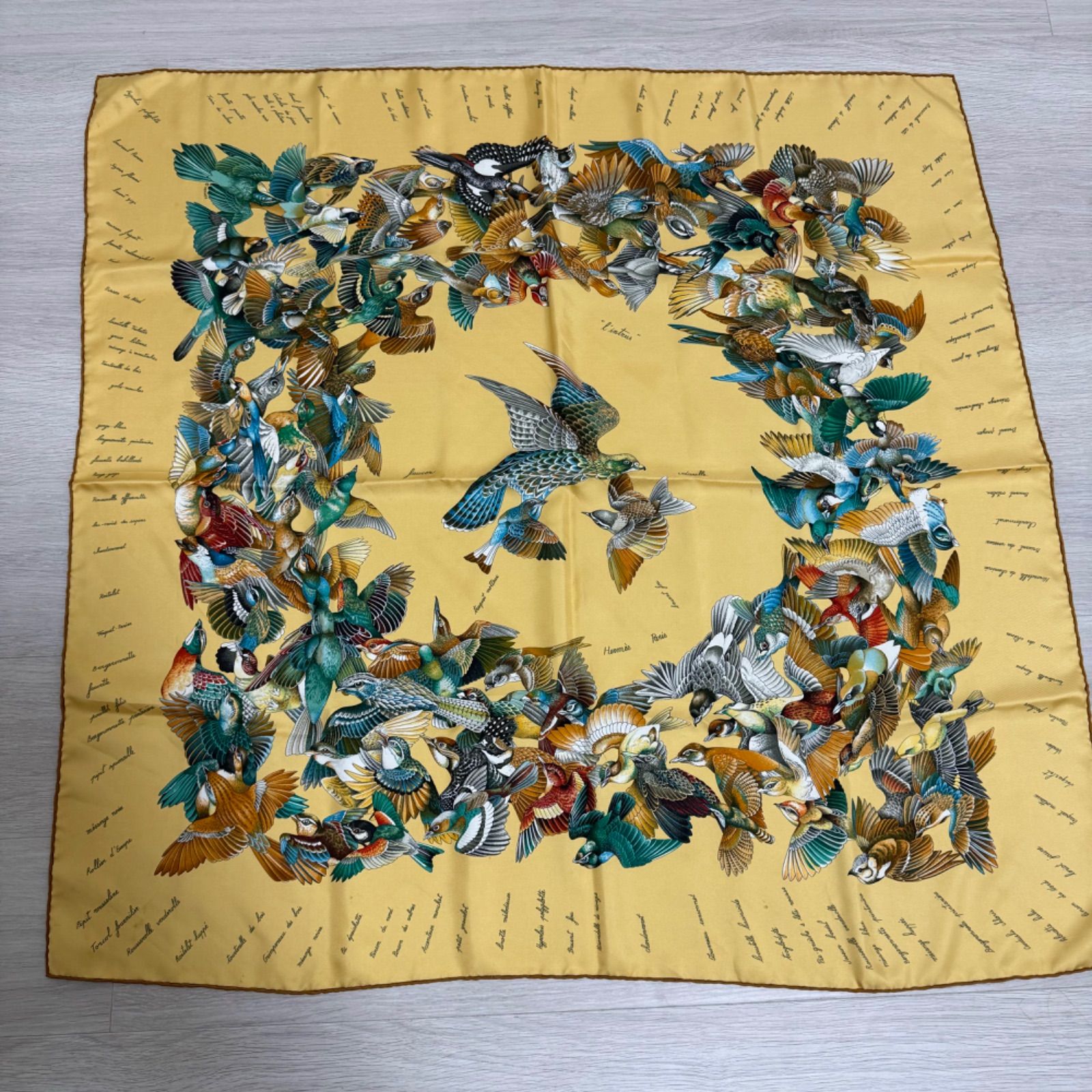 HERMESエルメス　スカーフ　カレ90 バード柄 エルメススカーフバード柄 エルメス シルク スカーフ カレ90 『PIERRES