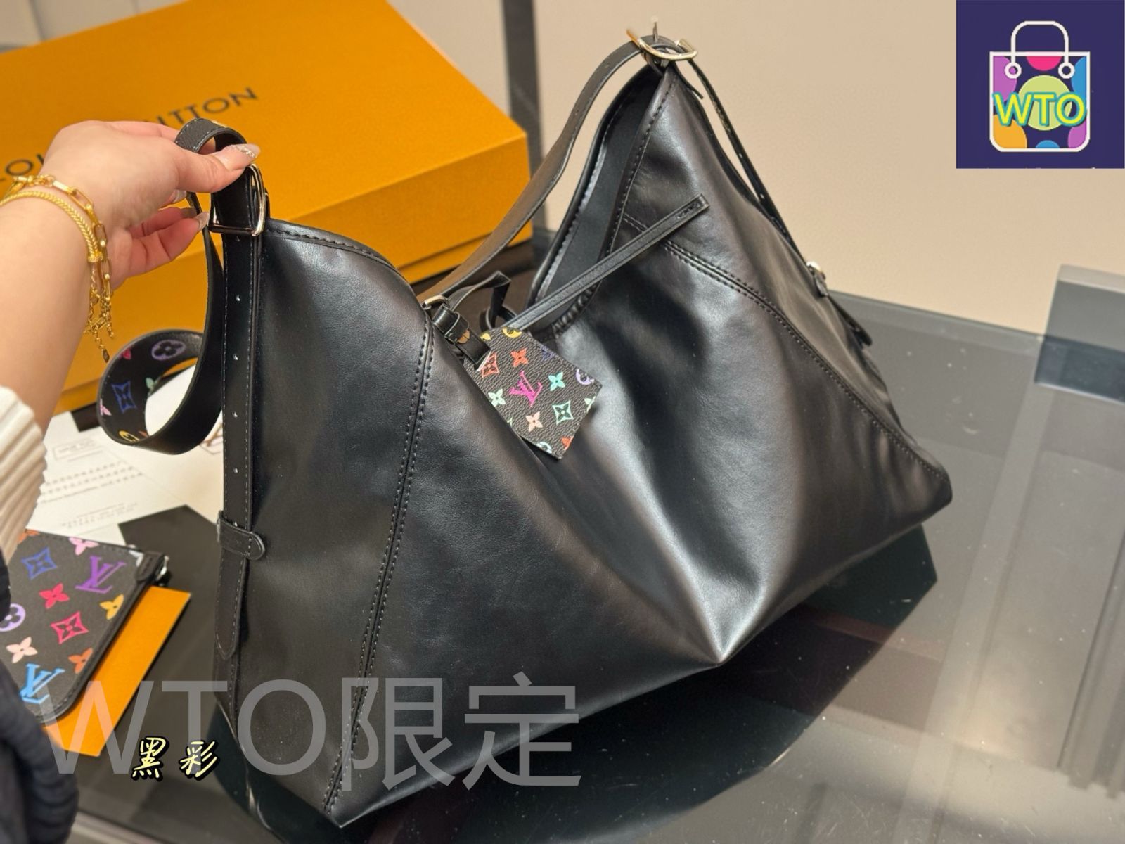 今日 Louis Vuitton ルイ ヴィトン キャリーオールシリーズ 小銭入れ付きデザイン