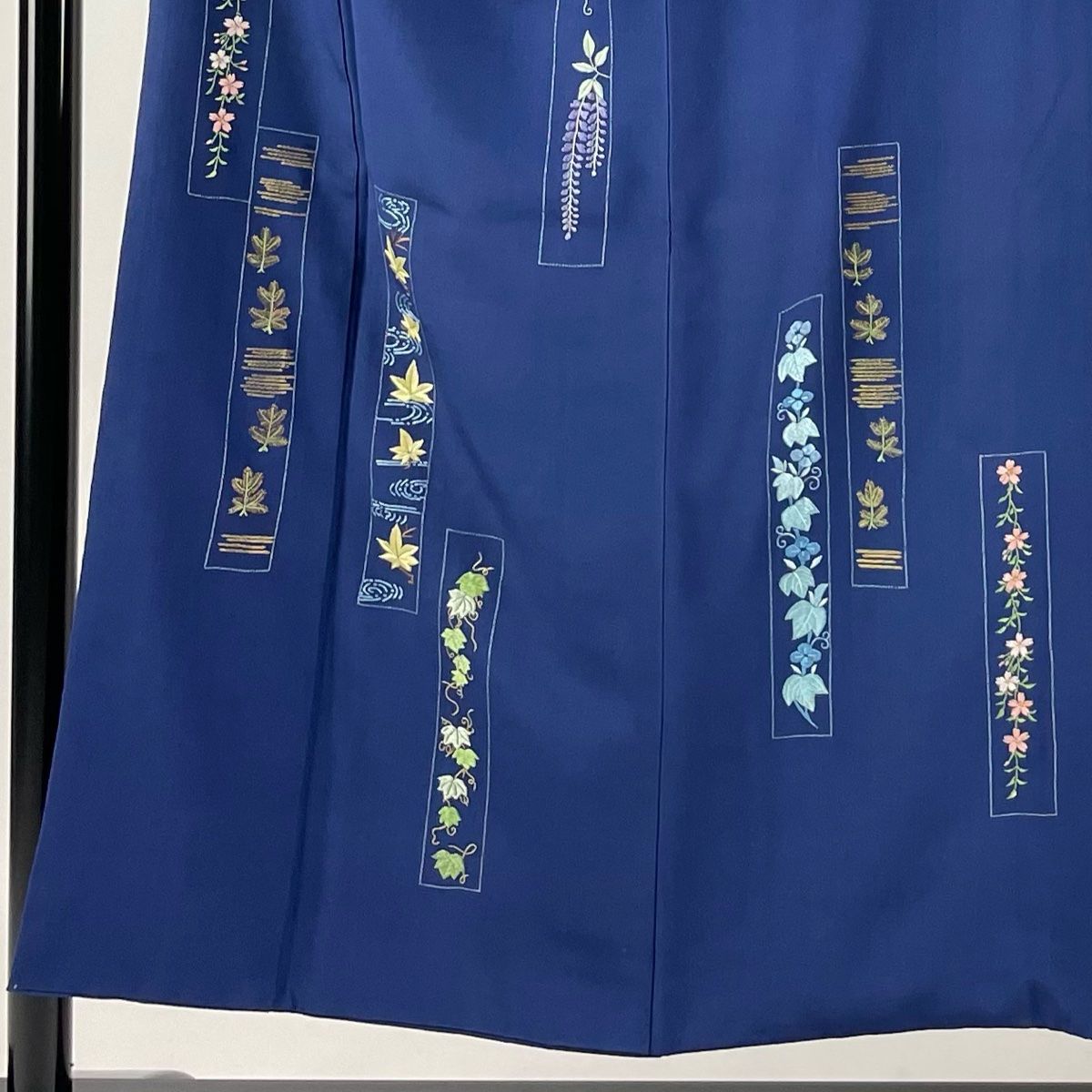 付下げ 身丈152cm 裄丈64cm M 袷 短冊 草花 金糸 刺繍 青紫 正絹 秀