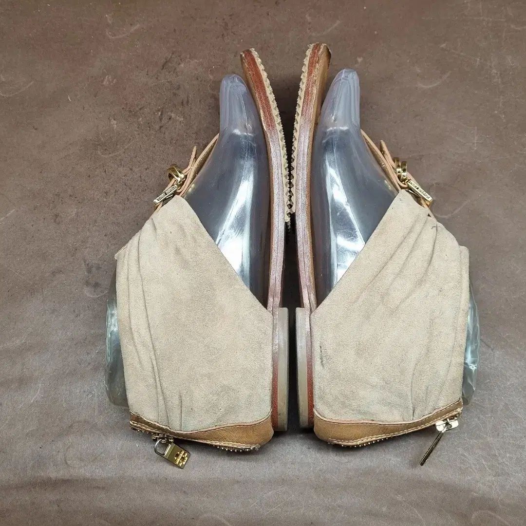 Burch トリーバーチ