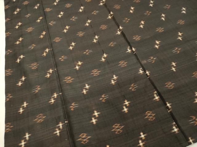 平和屋着物○国指定重要無形文化財 本場久米島紬 手織 正絹 逸品  