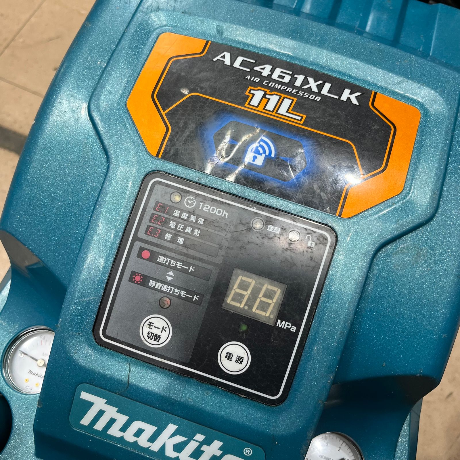☆マキタ(makita) エアコンプレッサー AC461XLK キー無し 足ゴム部1個 
