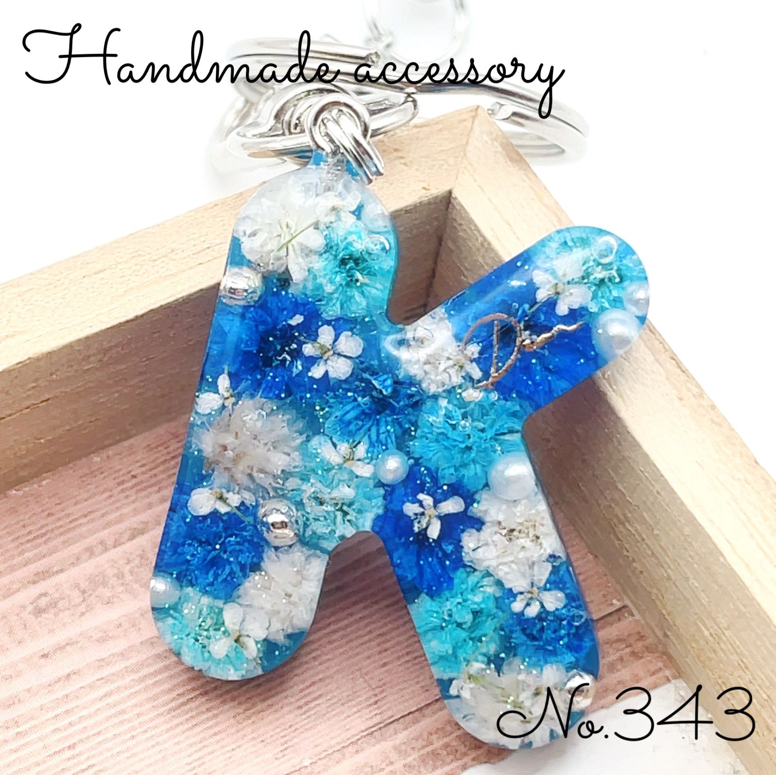 No 961❣️素敵なかすみ草入りリーフレジンヘアゴム❣️٩(๑❛ᴗ❛๑)۶❣️ No 961❣️素敵なかすみ草入りリーフレジンヘアゴム❣️٩(๑❛ᴗ❛๑)۶