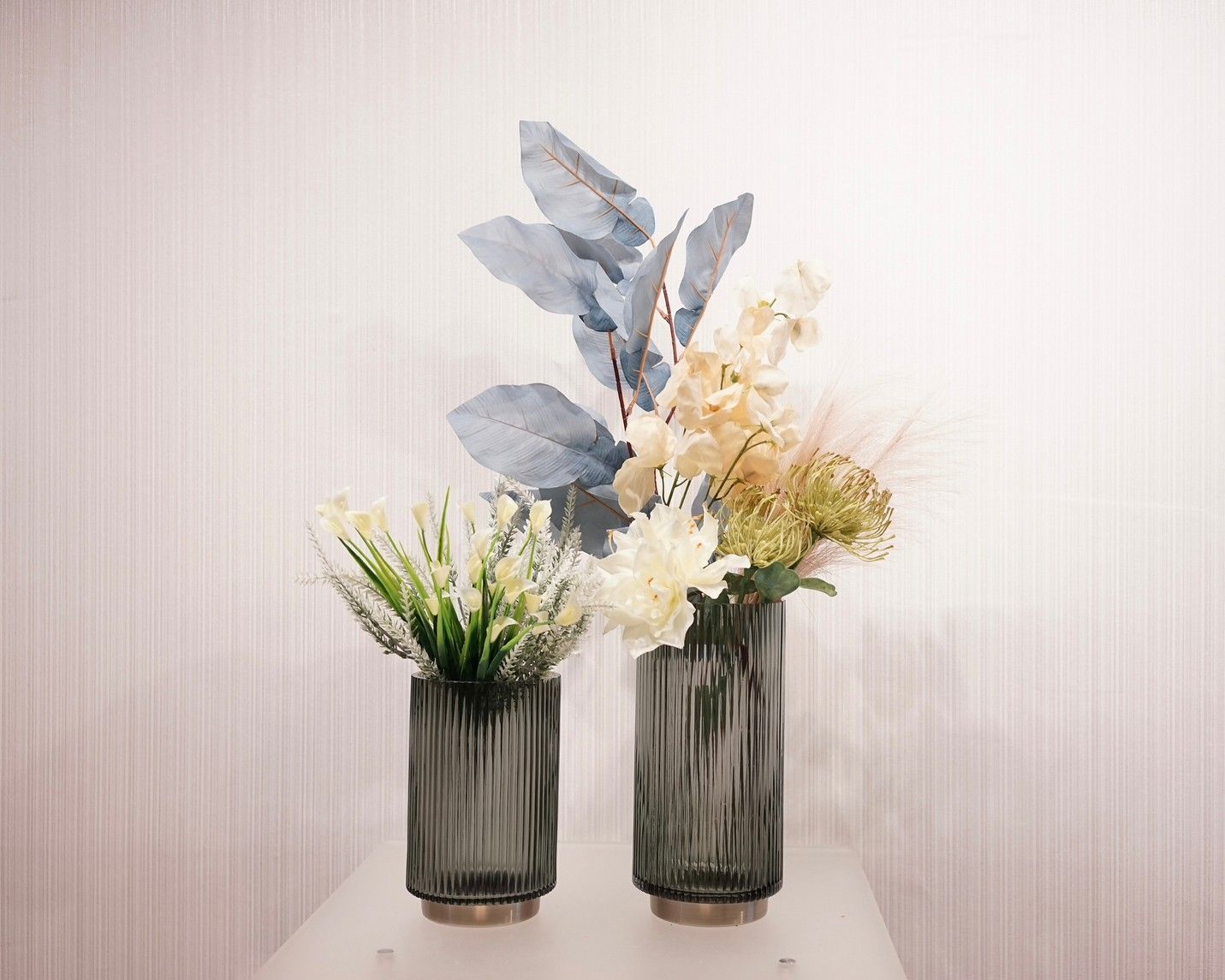 輸入品 花瓶 フラワーベース 2個セット 造花付き モダン 北欧 輸入品 フラワーベース 2個セット ガラス 造花付き 花瓶