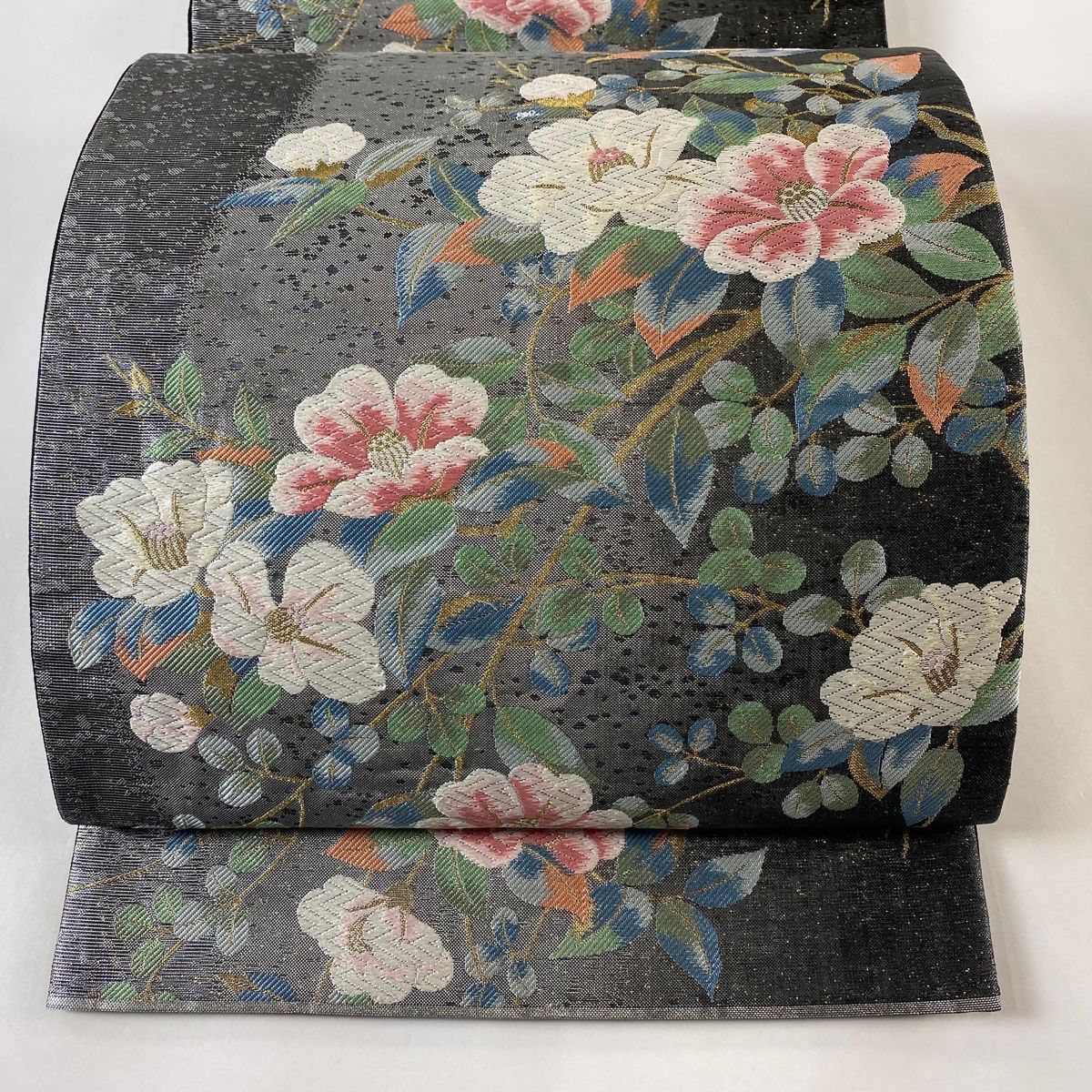 椿 エンジェルストランペット 華 正絹 袋帯 作り帯 袋帯 美品 秀品 椿 箔 灰色 六通 正絹 【中古】 - メルカリ
