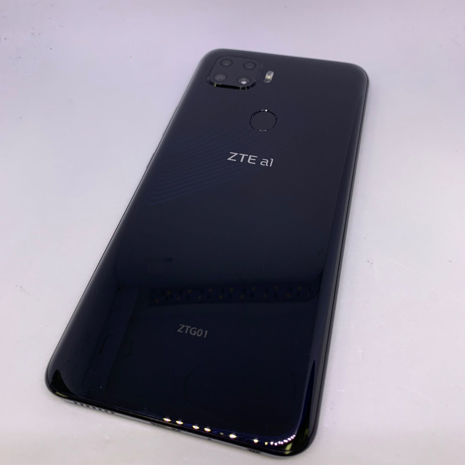【中古品】au  ZTE a 1  ZTG01 ブラック
