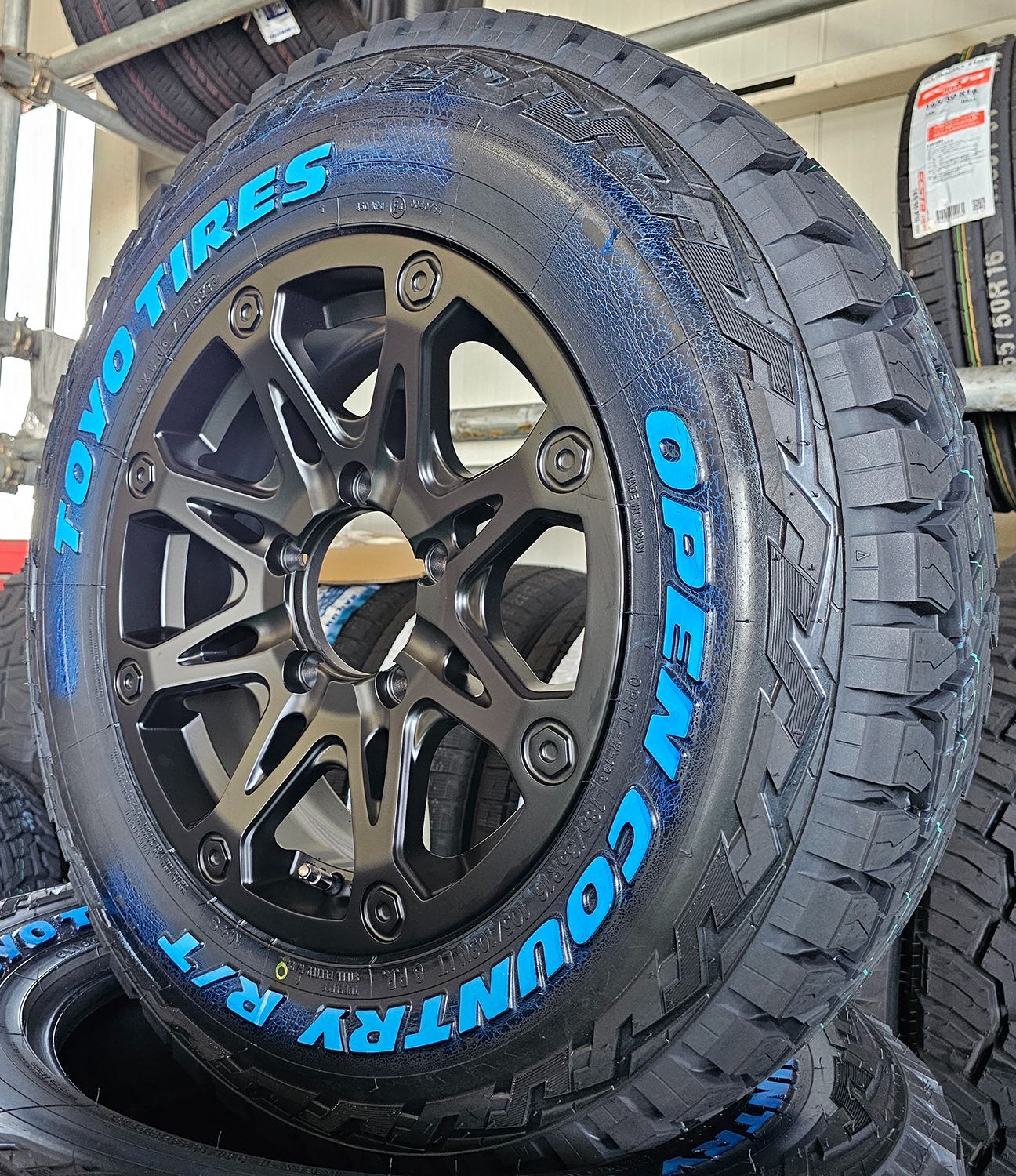 ジムニー JB23 JB64 トーヨーオープンカントリーRT 185/85R16 16