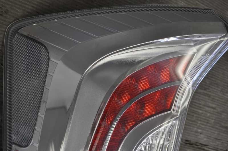 プリウスα 左テールランプ プリウスα テールランプ 左右の通販