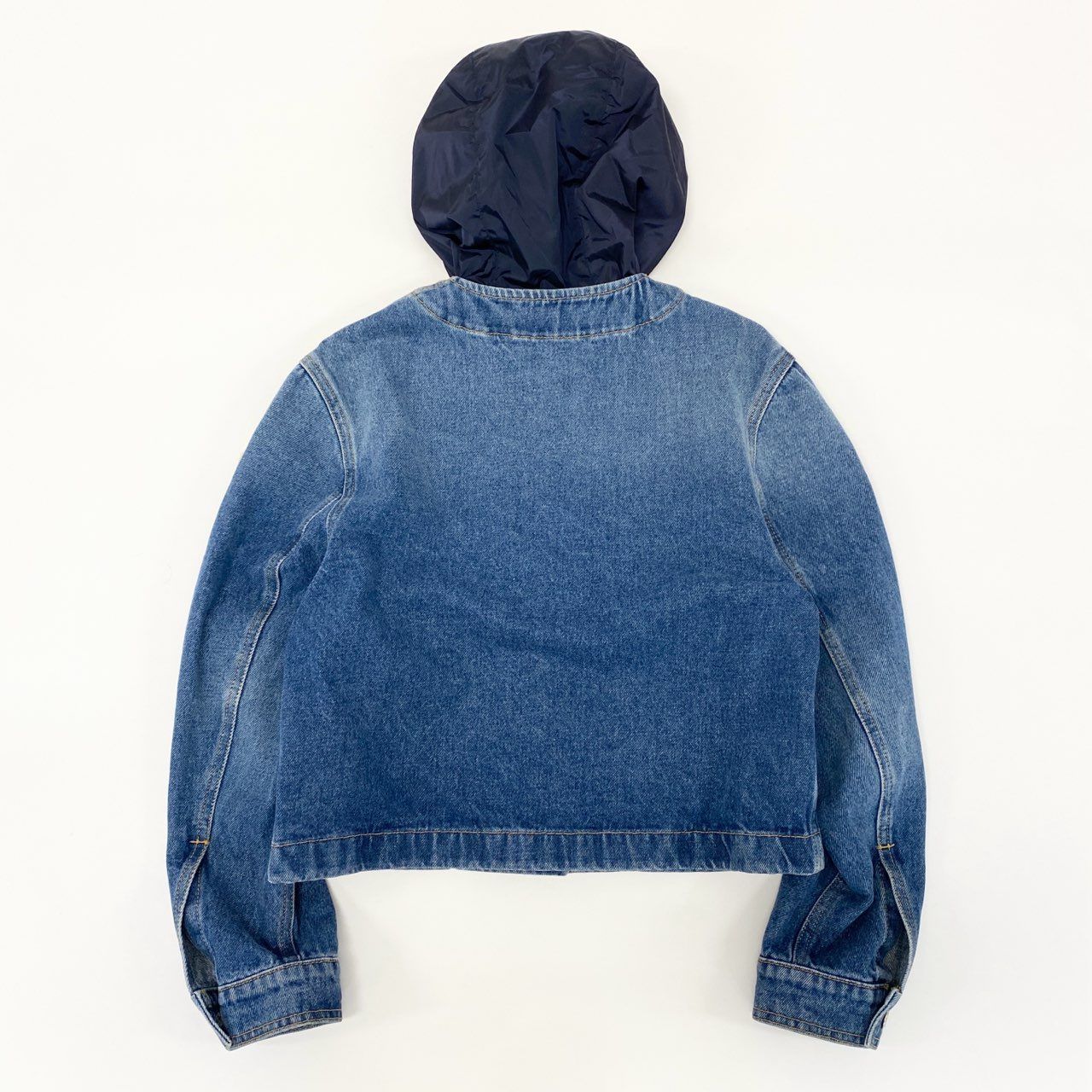 53e19 MONCLER モンクレール LAMPUSA 袖ワッペン フード付き ダメージ