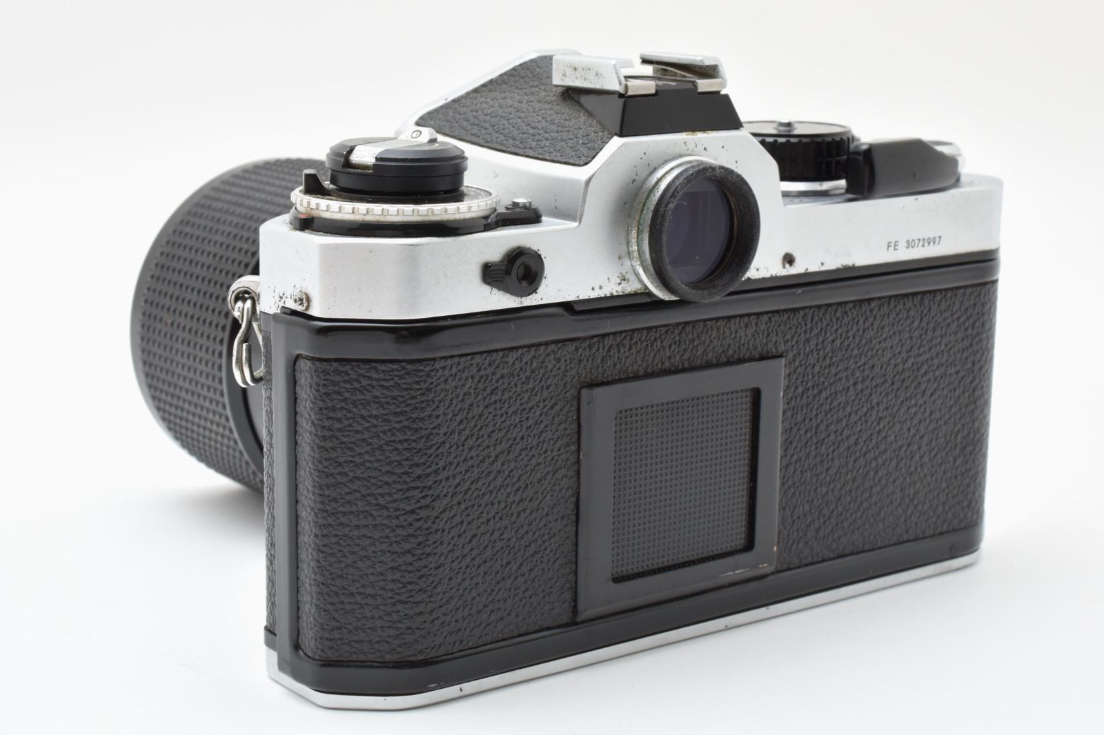 一眼レフカメラNikon FE 43-86mmレンズ付き　。モータードライブ。 一眼レフカメラNikon FE 43-86mmレンズ付き 。モータードライブ