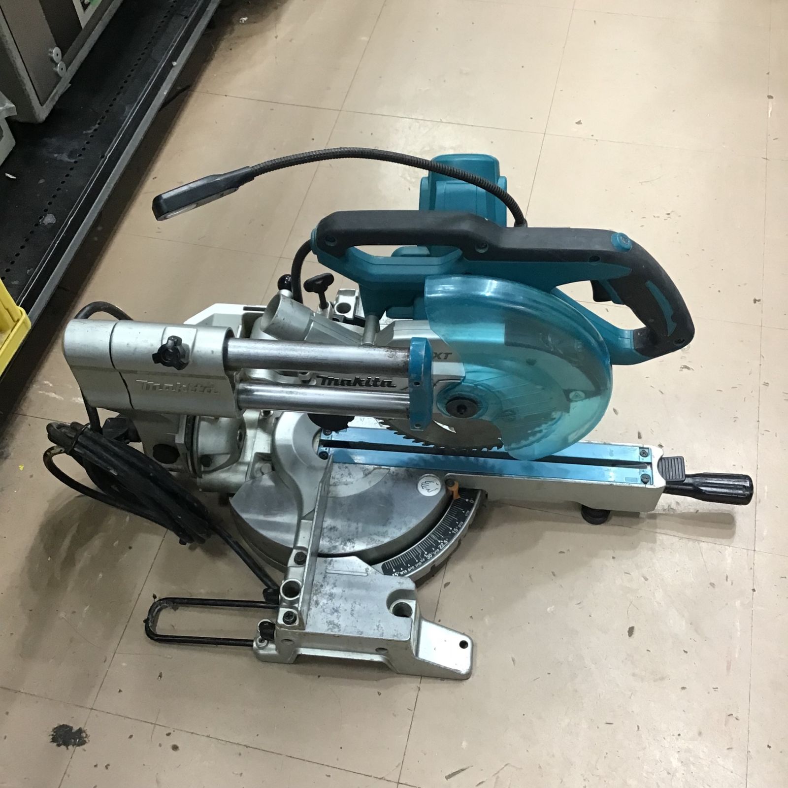 makita】マキタ 190mm スライドマルノコ レーザー LEDライト付 makita】マキタ 190mm スライドマルノコ レーザー LEDライト付
